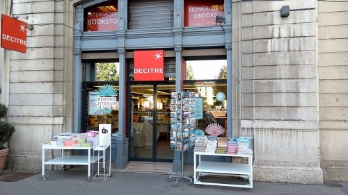 entree-librairie-decitre-place-bellecour-lyon.jpg